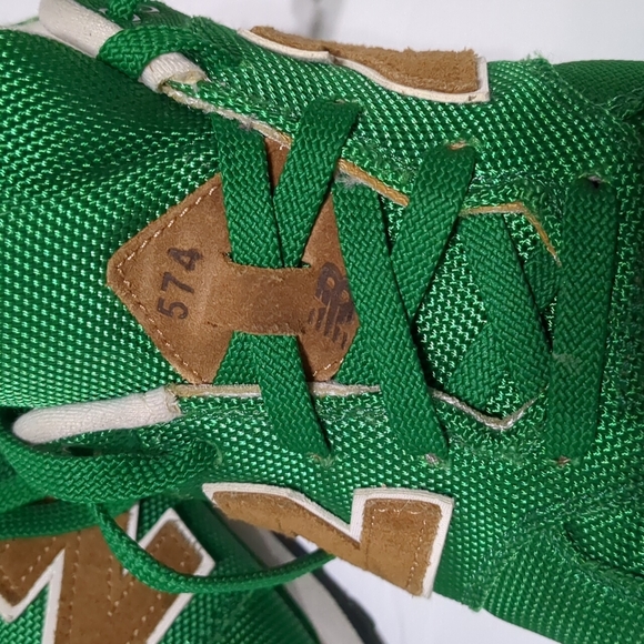 New Balance 574 boys size 5 Green Nylon Canvas Suede Athletic Sneakers Shoes. - Picture 7 of 8